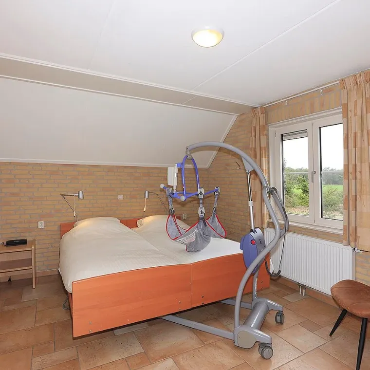 Slaapkamer met tillift