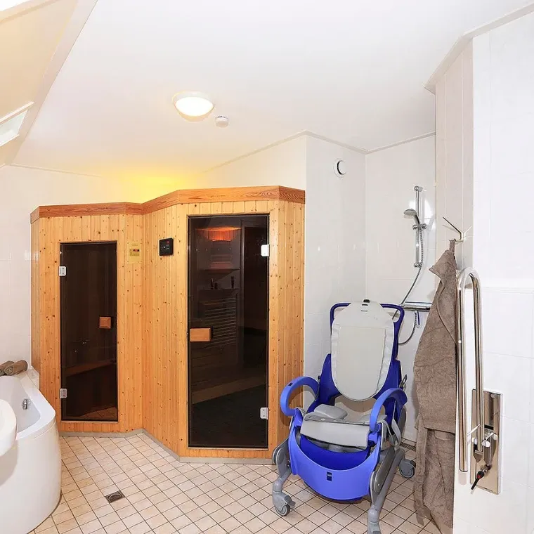 Badkamer met hulpmiddelen